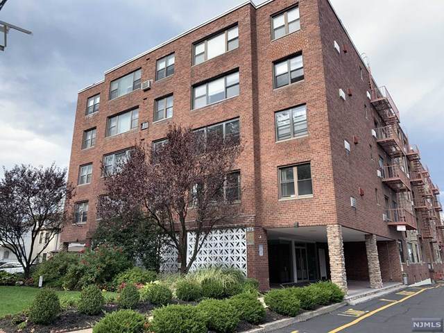 275 Hoym Street - Photo 1