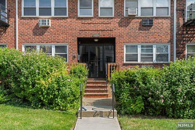 1620 Valley Street - Photo 1