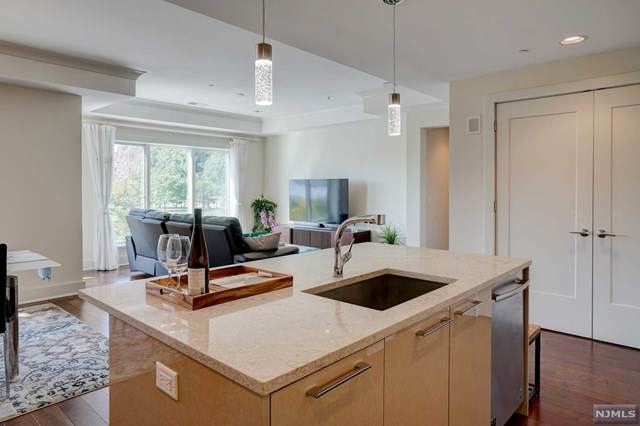 150 Henley Place - Photo 1