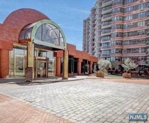 100 Carlyle Drive - Photo 1