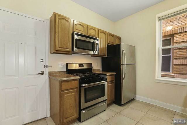 375 Undercliff Avenue - Photo 1