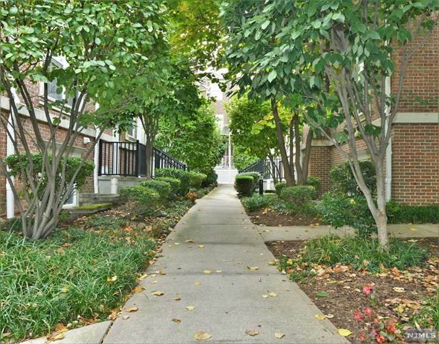 201 Dey Street - Photo 1