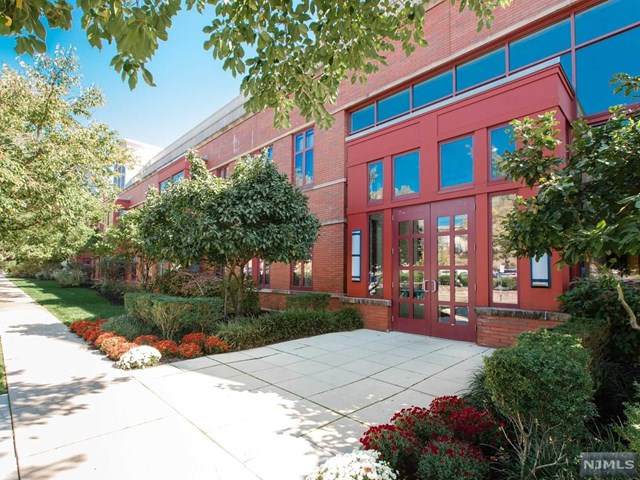 85 Park Avenue - Photo 1