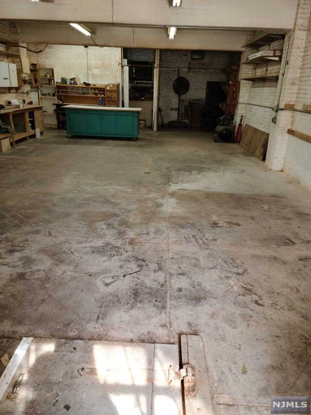 706 7th Street - Photo 1