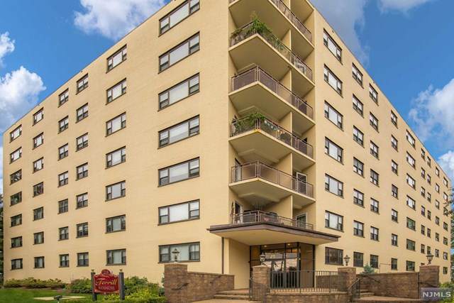 25 Grand Avenue - Photo 1