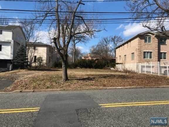 530 Floyd Street - Photo 1