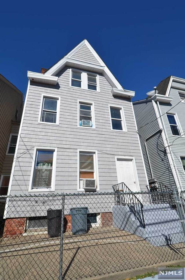 109 Putnam Street - Photo 1