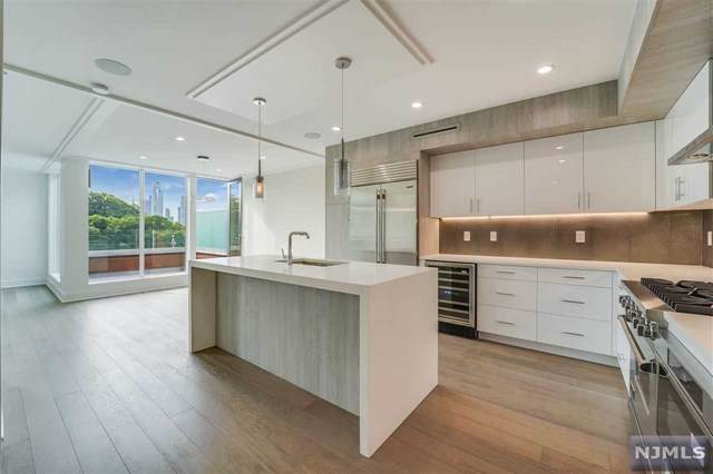 357 Park Avenue - Photo 1