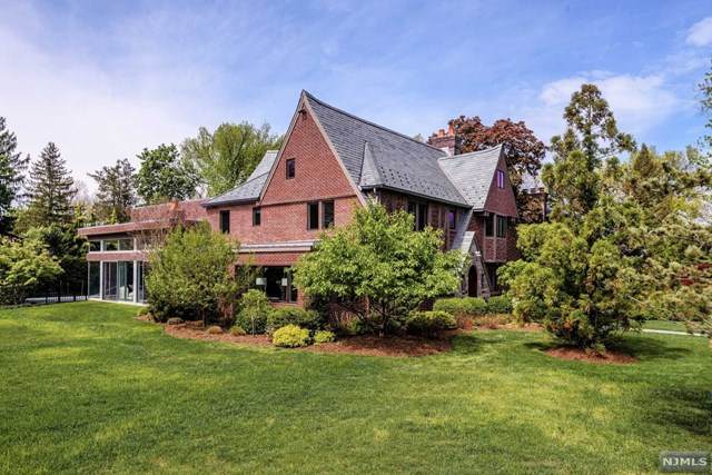 552 Winthrop Road - Photo 1