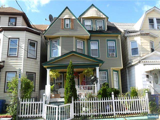 406 30th Street - Photo 1