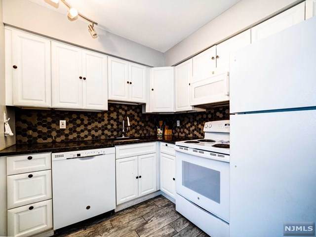 543D Chestnut Place - Photo 1