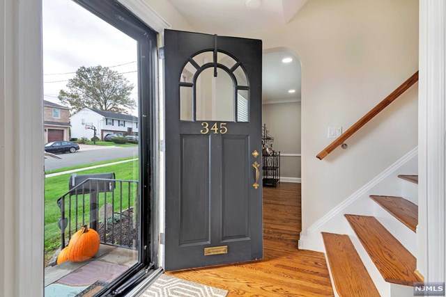 345 Columbia Boulevard - Photo 1