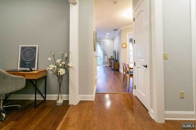 3211 The Plaza - Photo 1
