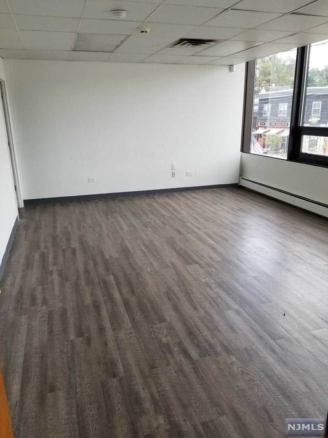 174 Boulevard - Photo 1