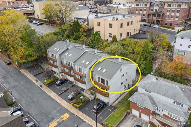 611 Windsor Drive - Photo 1