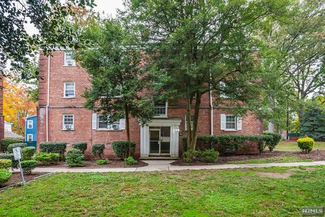 96 Forest Hill Parkway - Photo 1
