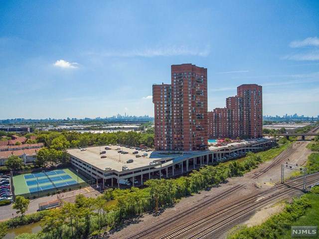 823 Harmon Cove Tower - Photo 1
