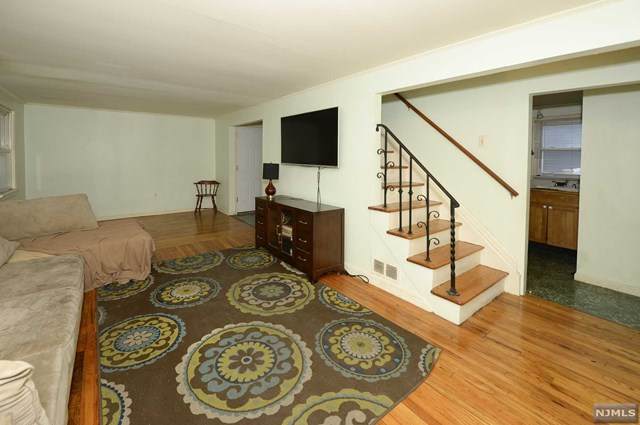 8-10 Mason Place - Photo 1