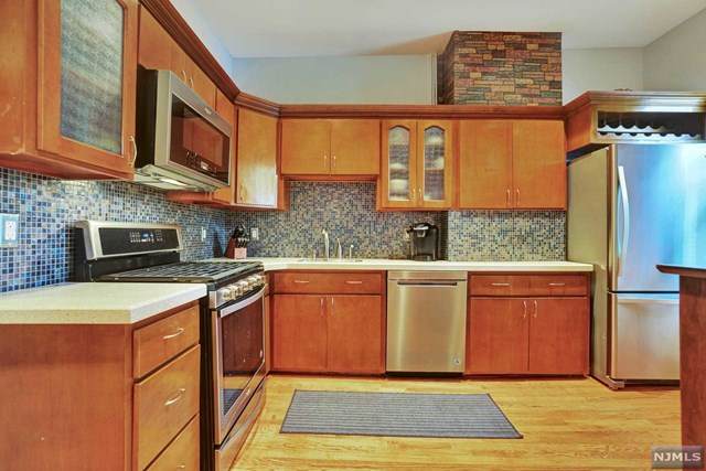 712 21st Street - Photo 1