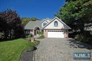 224 Satterthwaite Avenue - Photo 1