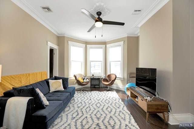122 Oak Street - Photo 1