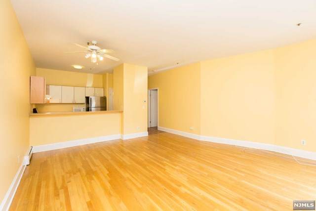 1115 Willow Avenue - Photo 1