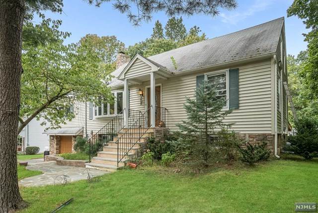 16 Summit Drive - Photo 1