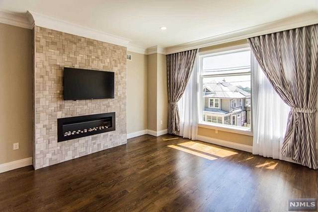 646 Undercliff Avenue - Photo 1