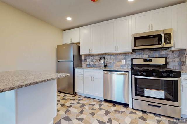 614 36th Street - Photo 1