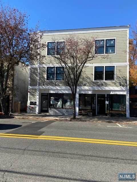 614 Maple Avenue - Photo 1