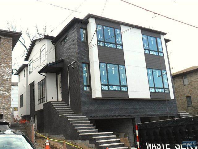 446 7th Street - Photo 1