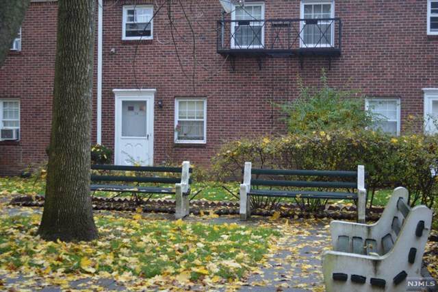 63 Hudson Avenue - Photo 1