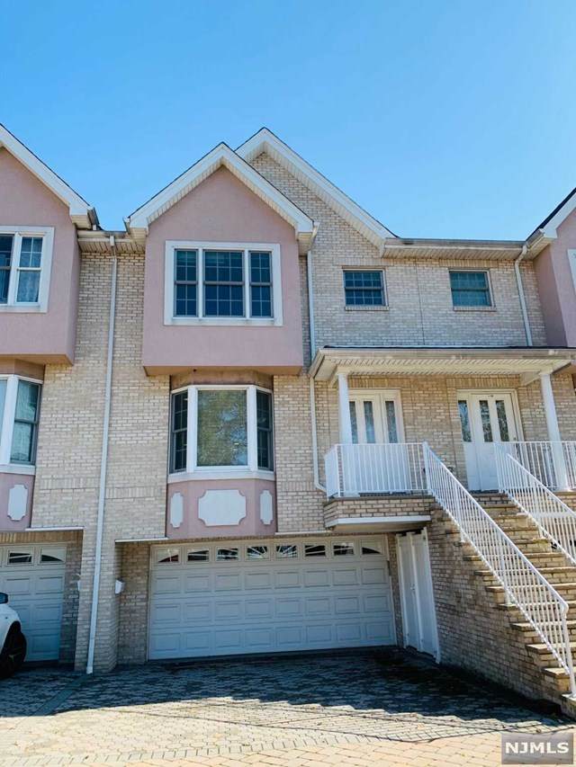 425 West Street - Photo 1