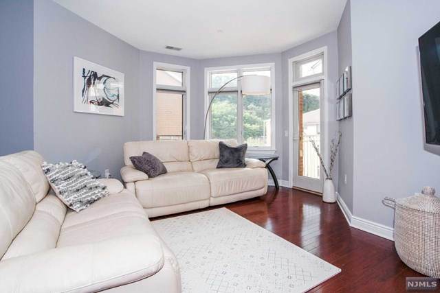 7400 River Road - Photo 1