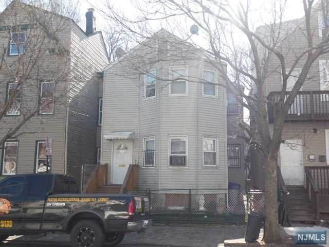 118 12th Avenue - Photo 1