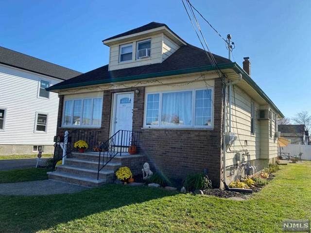8-06 Henderson Boulevard - Photo 1
