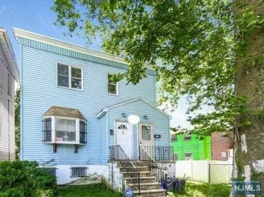 286 Ogden Street - Photo 1