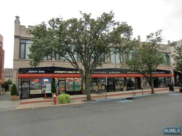 20 Van Brunt Street - Photo 1