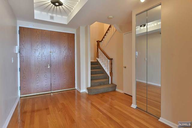 100 Carlyle Drive - Photo 1