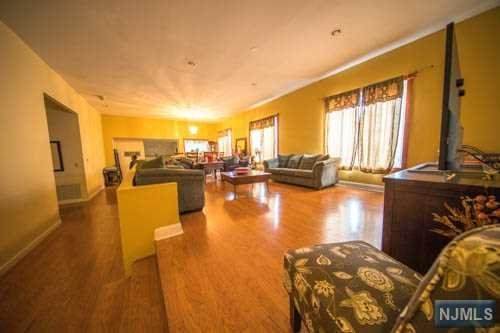 26 Stephens Street - Photo 1
