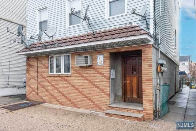 312 Cross Street - Photo 1