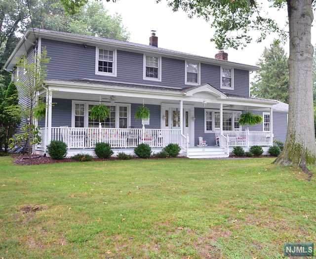 25 Lincoln Terrace - Photo 1