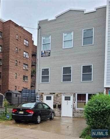 44 Van Reypen Street - Photo 1