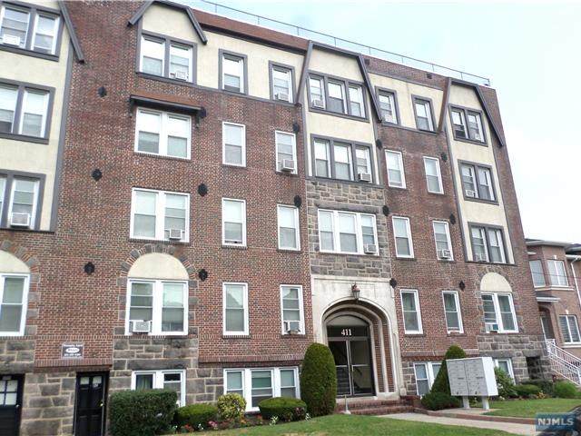 407 Highland Avenue - Photo 1