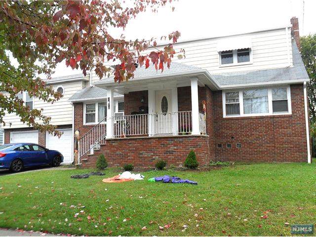 365 Kingsland Avenue - Photo 1
