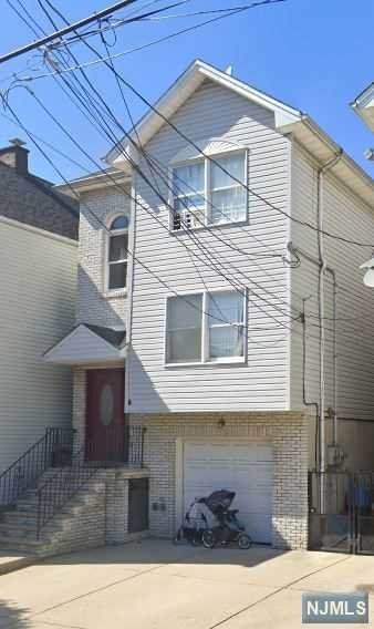 33 Searing Avenue - Photo 1