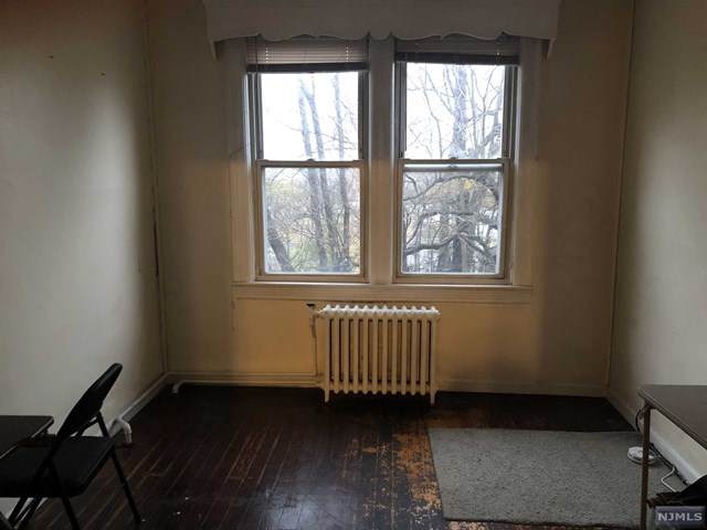 219 Liberty Avenue - Photo 1