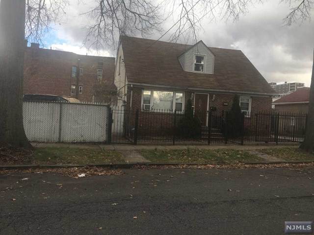 471-475 Delavan Avenue - Photo 1