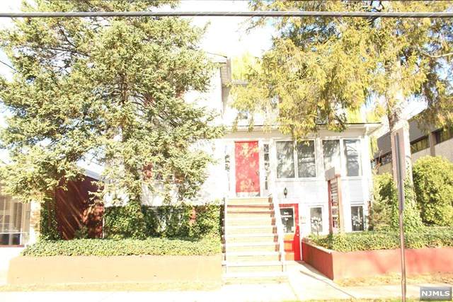 390 Hillsdale Avenue - Photo 1