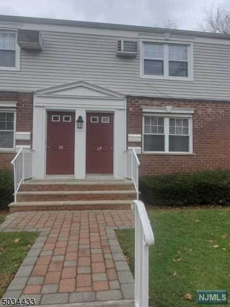 68 Hastings Avenue - Photo 1
